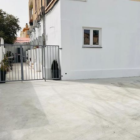 Cozy And Traditional Ec Studios Larnaca Exterior photo