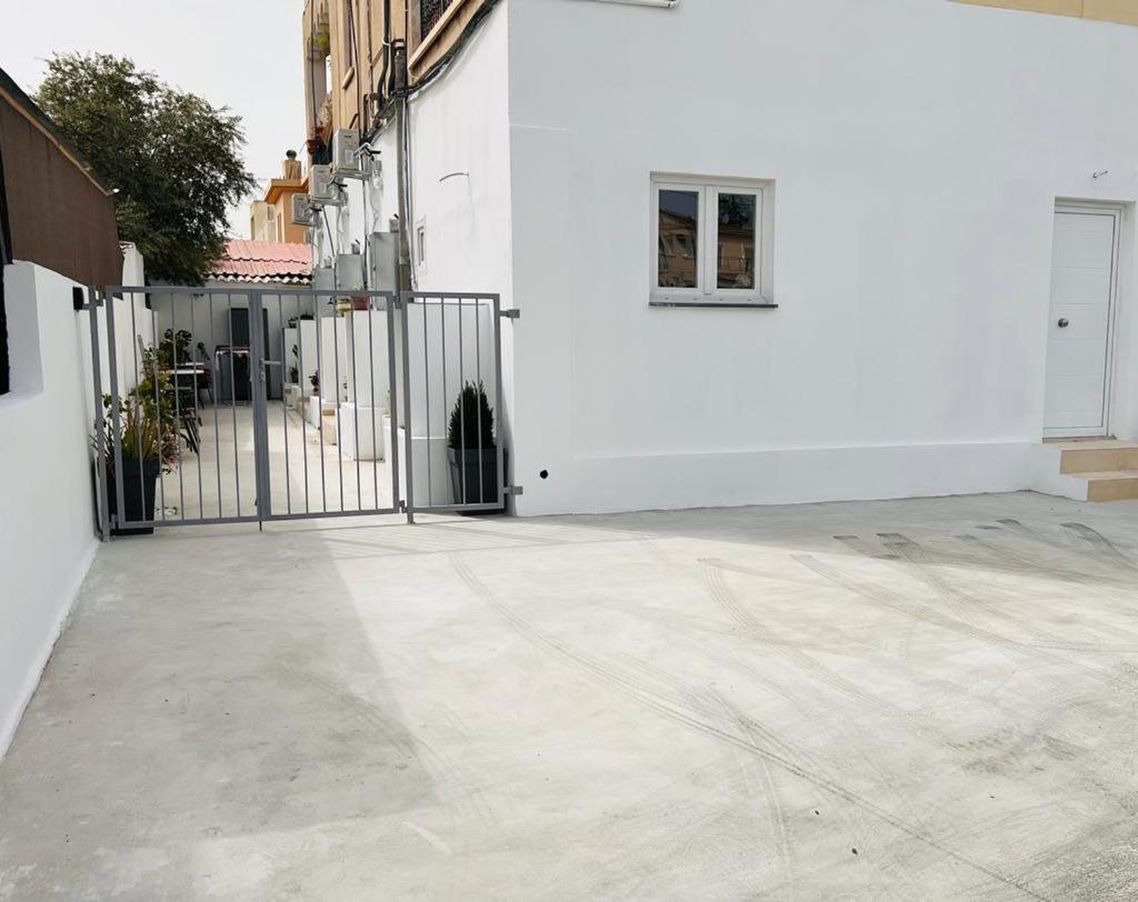 Cozy And Traditional Ec Studios Larnaca Exterior photo